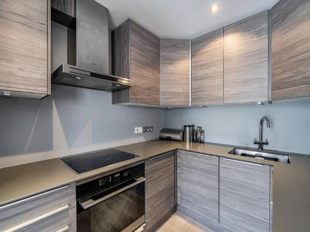 Flat for sale in Brompton, Greater London