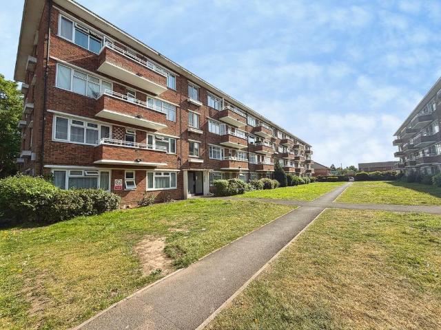 Flat for sale in Shirley, City Of Southampton