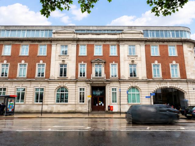 Flat for sale in Maryland, Greater London