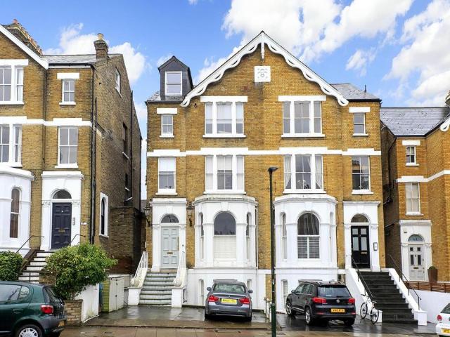 Flat for sale in Petersham, Greater London