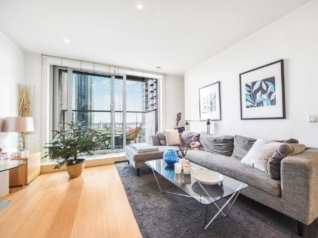 Flat for sale in London Borough of Tower Hamlets, Greater London