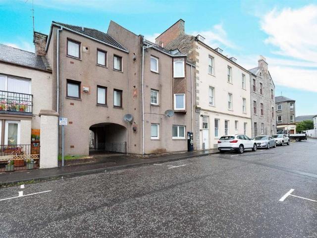 Flat for sale in Moneydie, Scotland