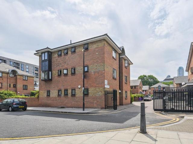 Flat for sale in Aberfeldy Village, Blackwall