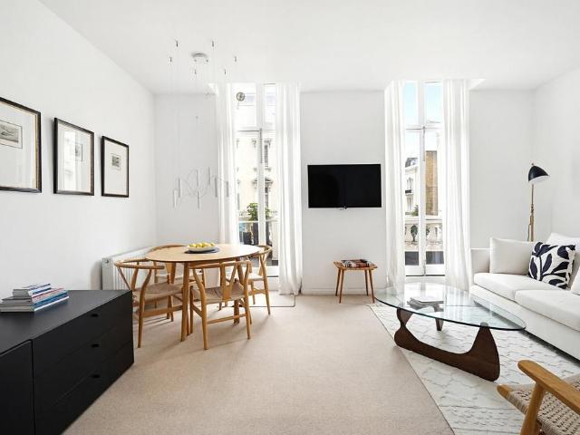 Flat for sale in Pimlico, Greater London