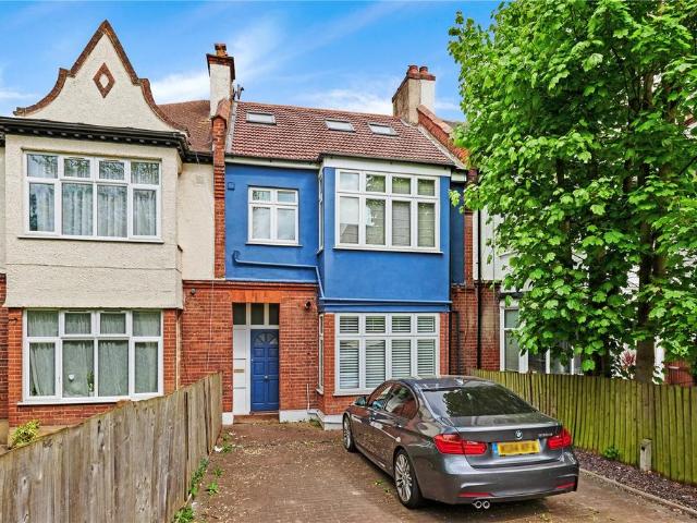 Flat for sale in Tulse Hill, Greater London