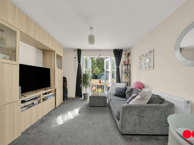 Flat for sale in Rush Green, Greater London