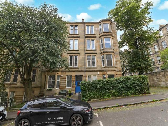 Flat for sale in Hillhead, Scotland