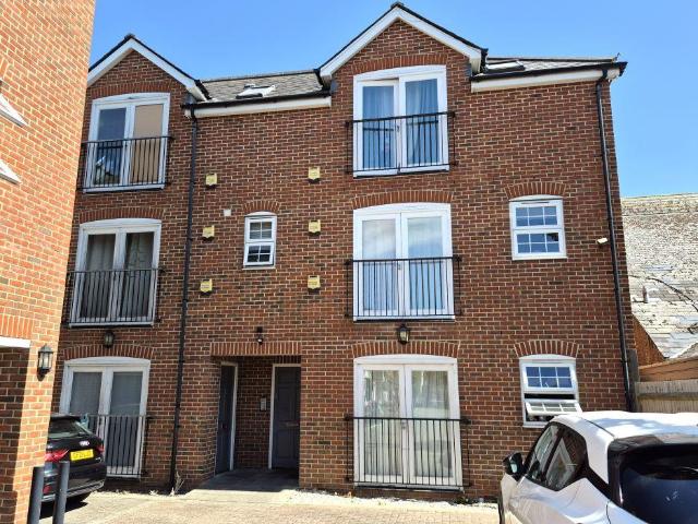 Flat for sale in Row Town, Surrey