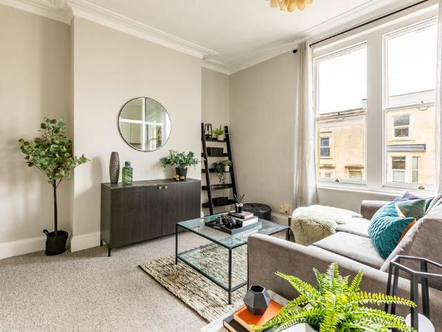 Flat for sale in Feckenham, City Of Bristol