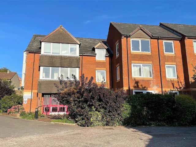 Flat for sale in Wincanton, Somerset