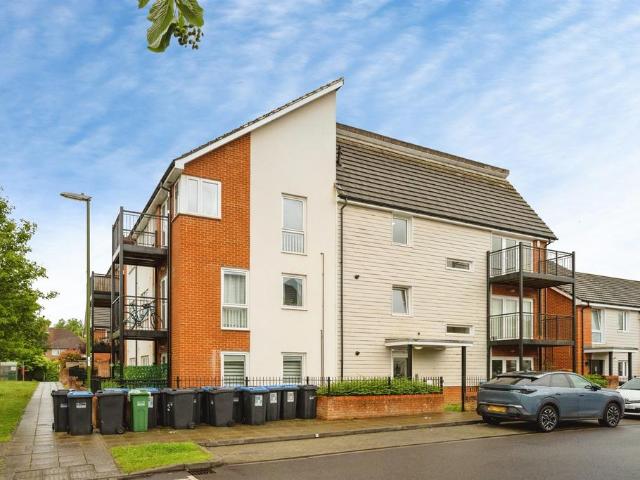 Flat for sale in Walstead, Perryfields