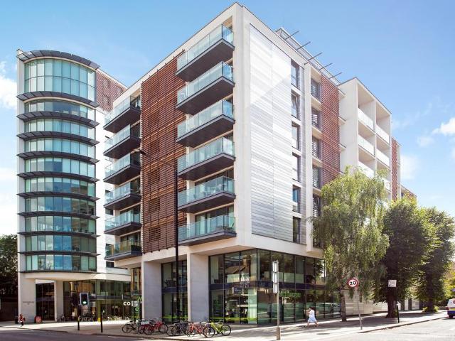 Flat for sale in Putney, Greater London