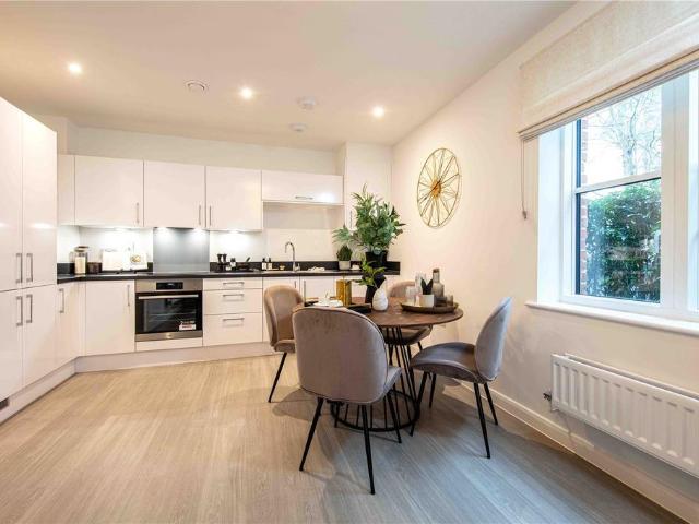 Flat for sale in Sunningdale