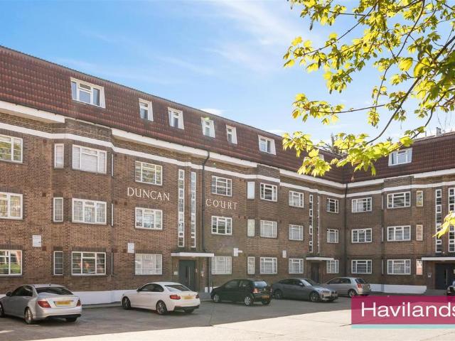 Flat for sale in Winchmore Hill, Palmers Green