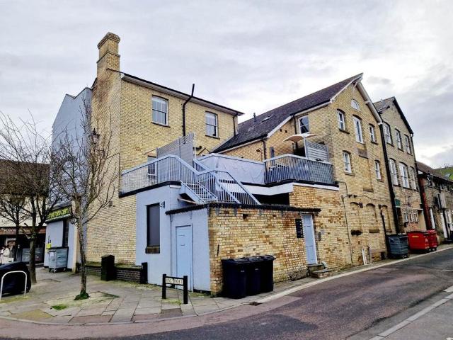Flat for sale in Royston, North Hertfordshire