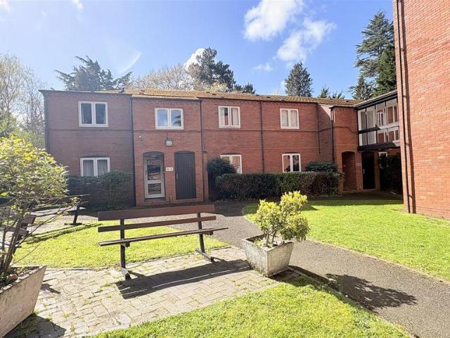 Flat for sale in Wake Green, West Midlands