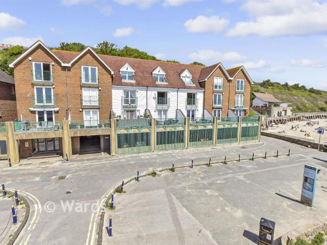 Flat for sale in Folkestone