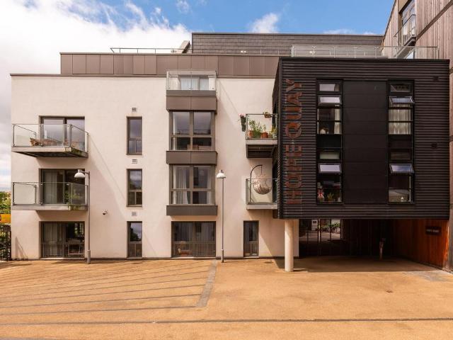 Flat for sale in Wapping Wharf, Feckenham