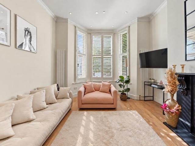 Flat for sale in City of Westminster, Greater London