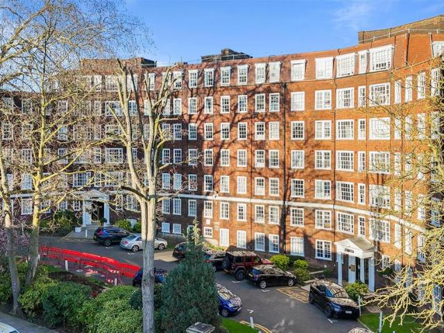 Flat for sale in Chalk Farm, Primrose Hill