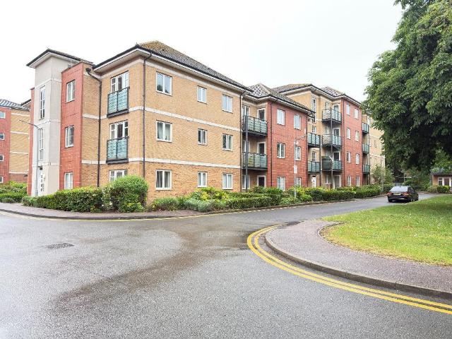 Flat for sale in Dunstable, Bedfordshire