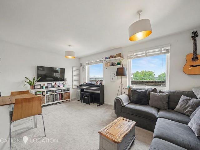 Flat for sale in Greater London