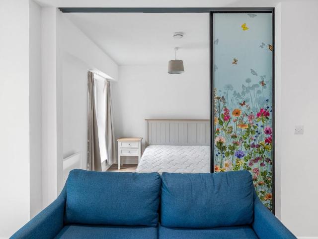 Flat for sale in Colindale, Greater London