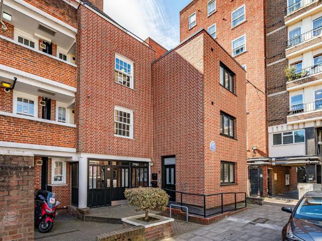 Flat for sale in Somers Town, Greater London