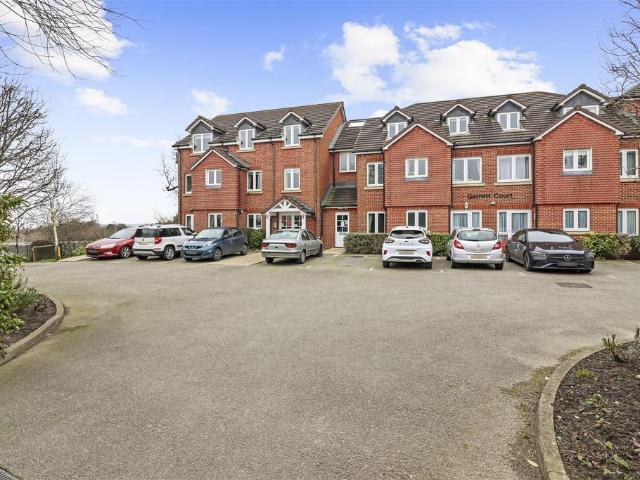 Flat for sale in Cross In Hand, East Sussex