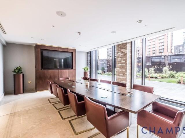 Flat for sale in Nine Elms, Greater London
