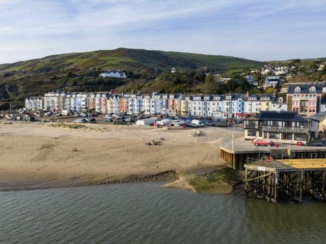 Flat for sale in Aberdyfi, Wales