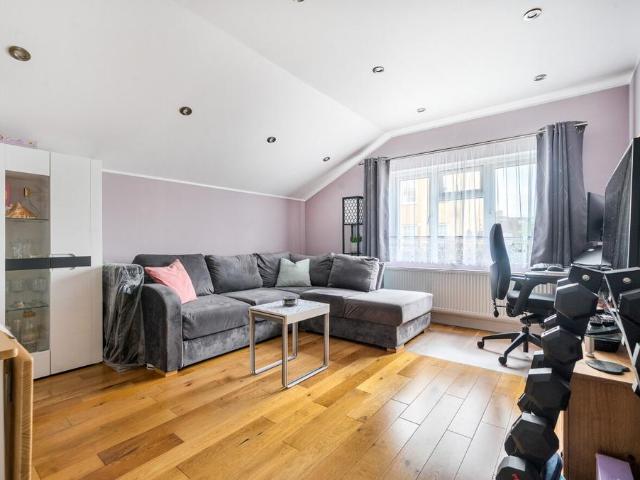 Flat for sale in Worthing, West Sussex
