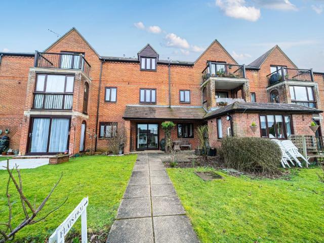 Flat for sale in Dromore, Oxfordshire