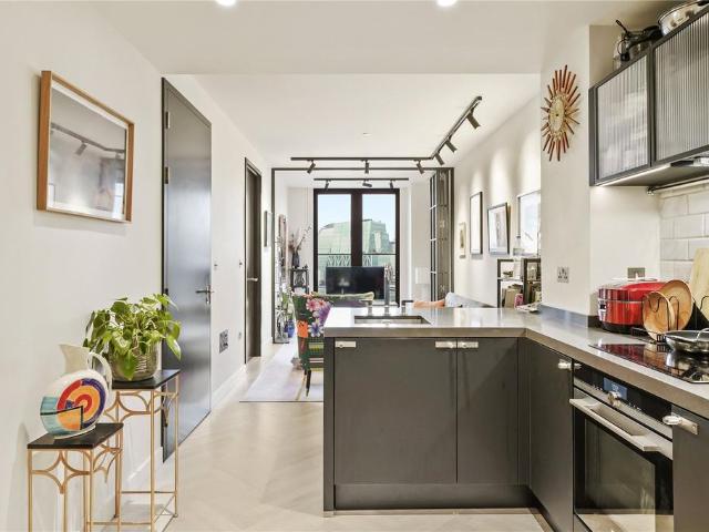 Flat for sale in Bishopsgate Without, Lyons