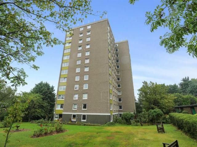 Flat for sale in Penge, Greater London