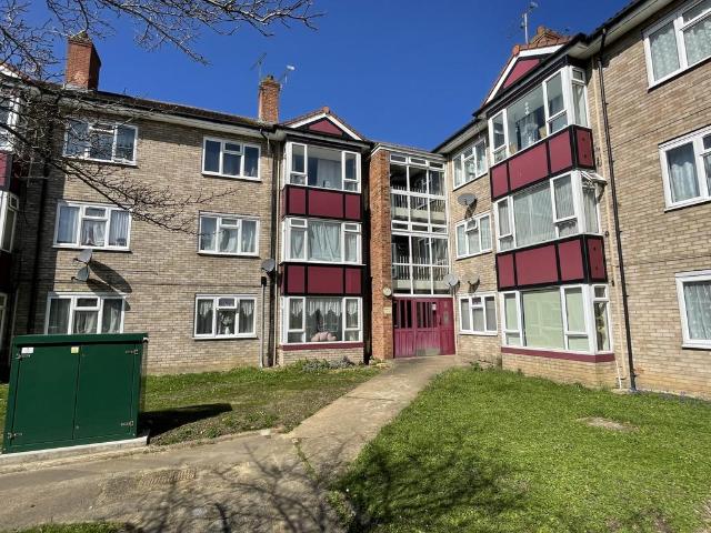 Flat for sale in Key Street, Suffolk