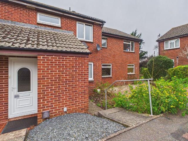 Flat for sale in Roselands, Livermead
