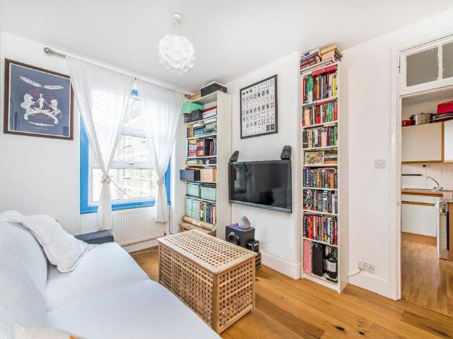 Flat for sale in Paddington, Greater London