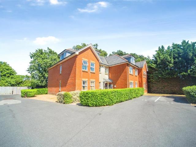 Flat for sale in Bitterne, Southampton