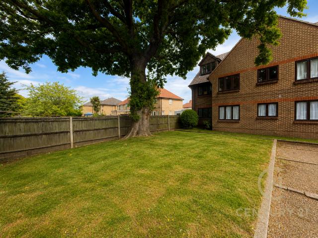 Flat for sale in Lower Green Esher, Blackhills