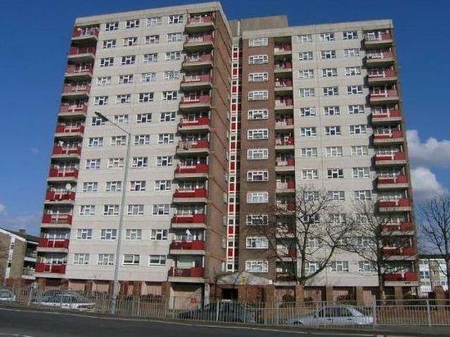 Flat for sale in Yeading, Greater London
