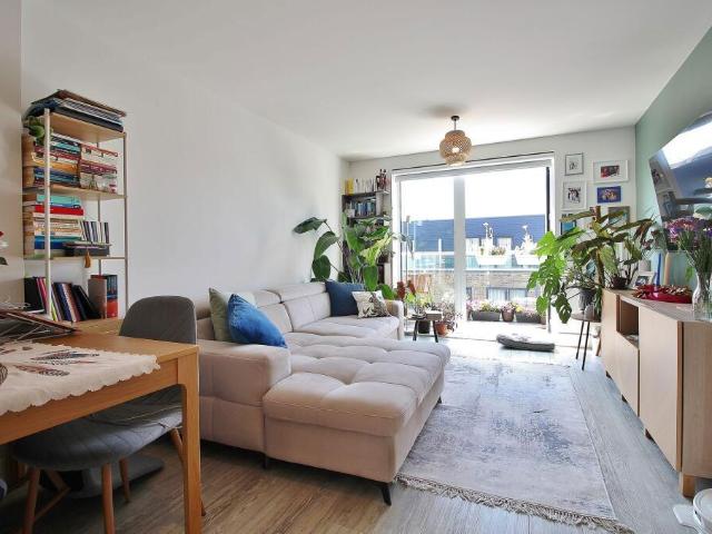 Flat for sale in London Borough of Hounslow, Spring Grove