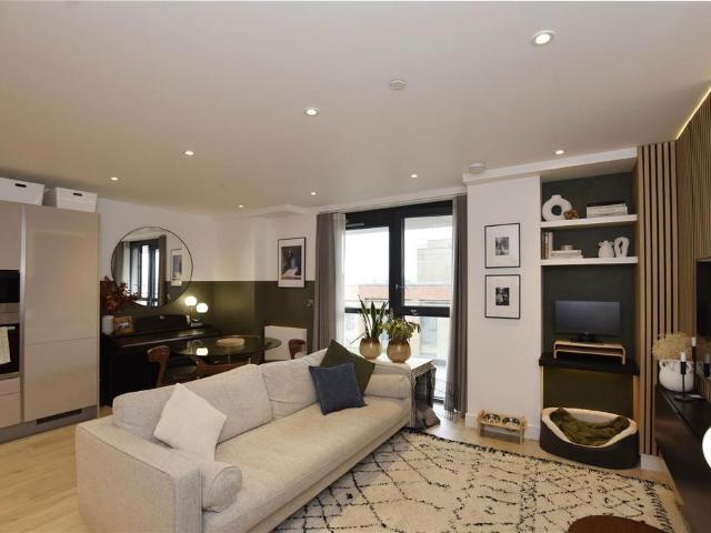 Flat for sale in Greater London