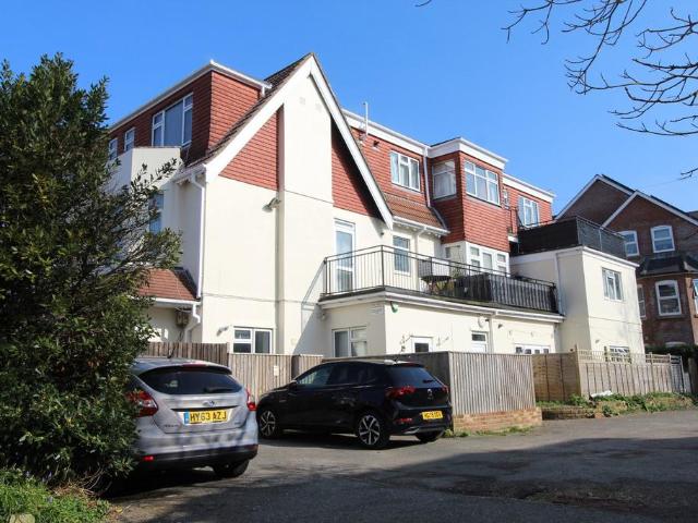 Flat for sale in Boscombe, Bournemouth