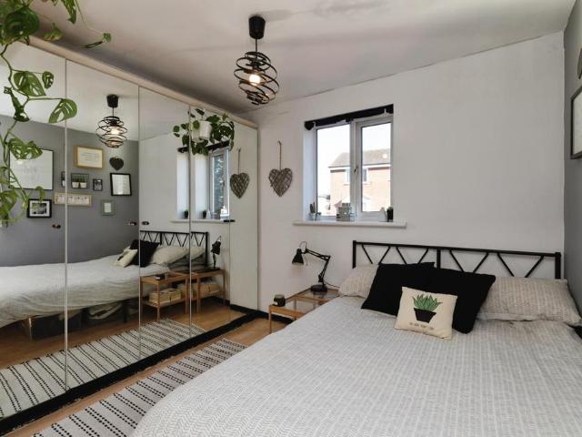 Flat for sale in Leyton, Greater London