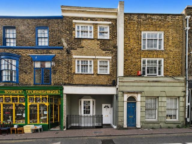 Flat for sale in Chilton, Acol