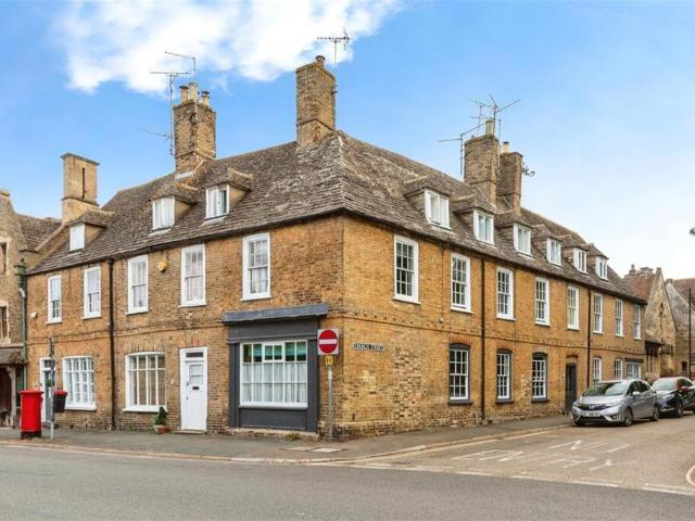 Flat for sale in Peterborough