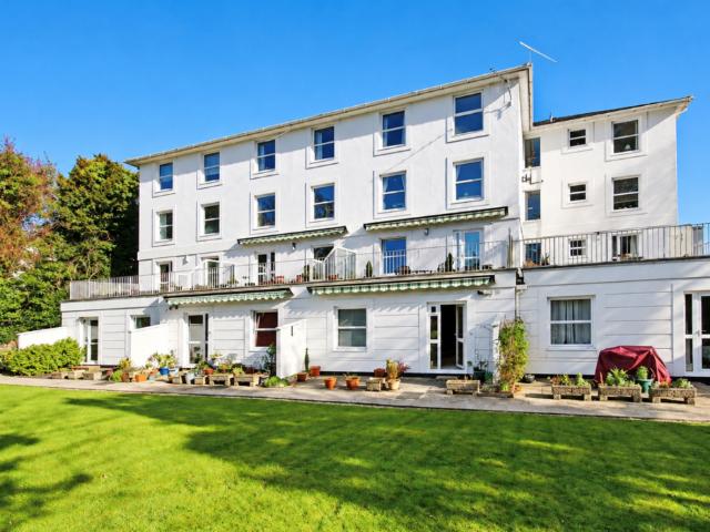 Flat for sale in Wellswood, Torquay