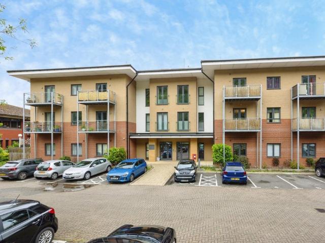 Flat for sale in Catteshall, Fole