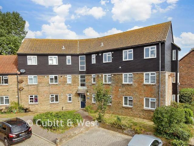 Flat for sale in Peacehaven, Iford